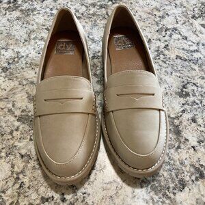 dv By Dolce Vita Women's Classic Penny Loafer/Lug Sole Block Heel Size6.5